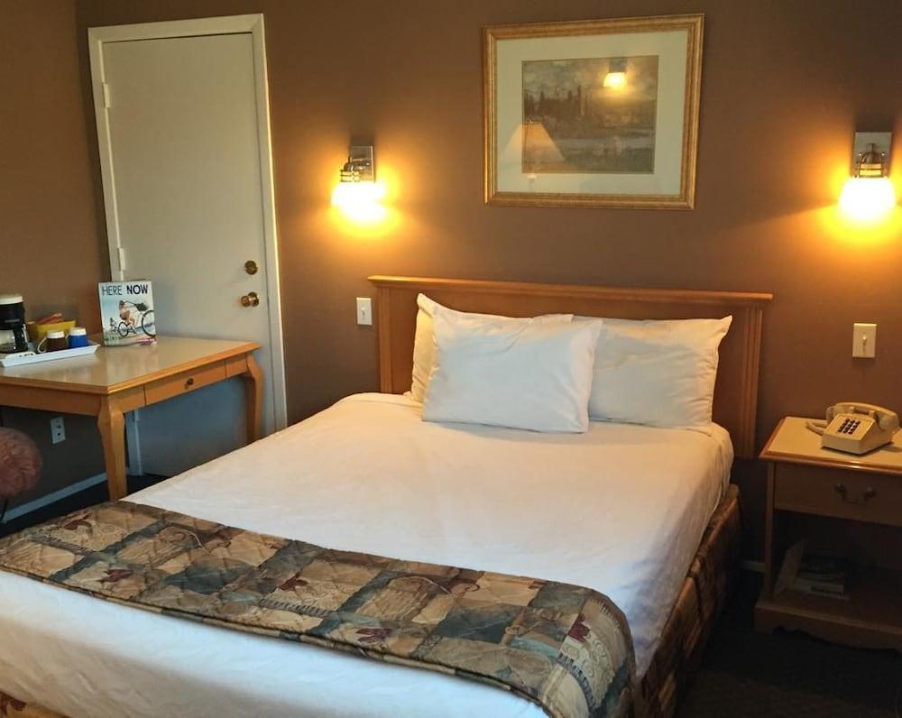 Canadas Best Value Inn Kelowna Esterno foto