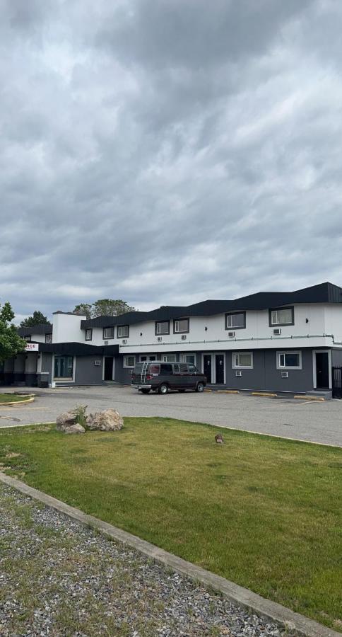 Canadas Best Value Inn Kelowna Esterno foto