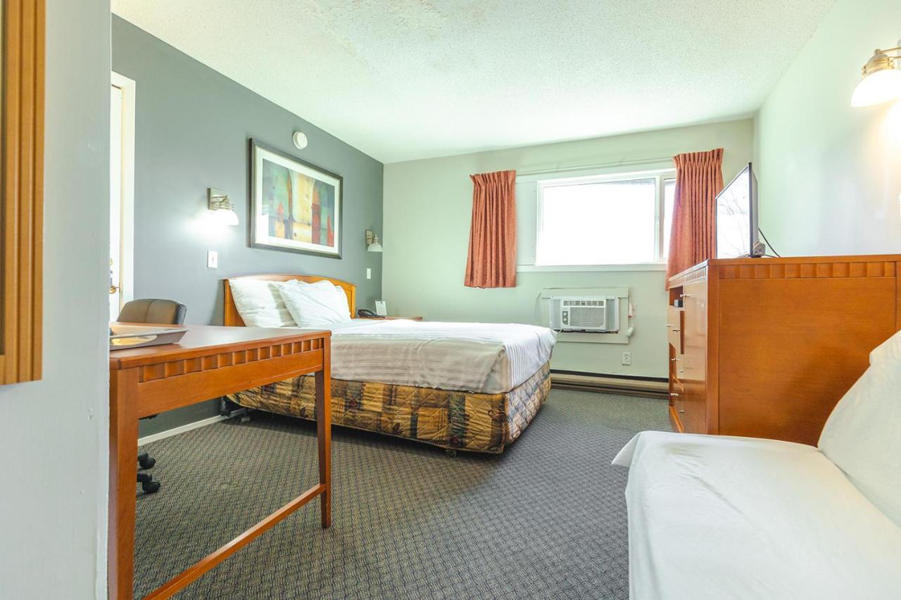 Canadas Best Value Inn Kelowna Esterno foto