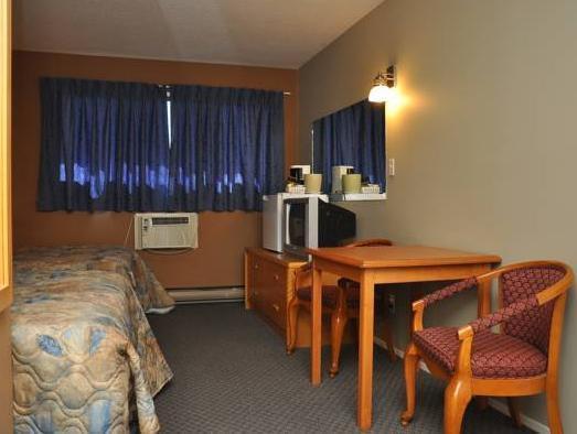 Canadas Best Value Inn Kelowna Esterno foto