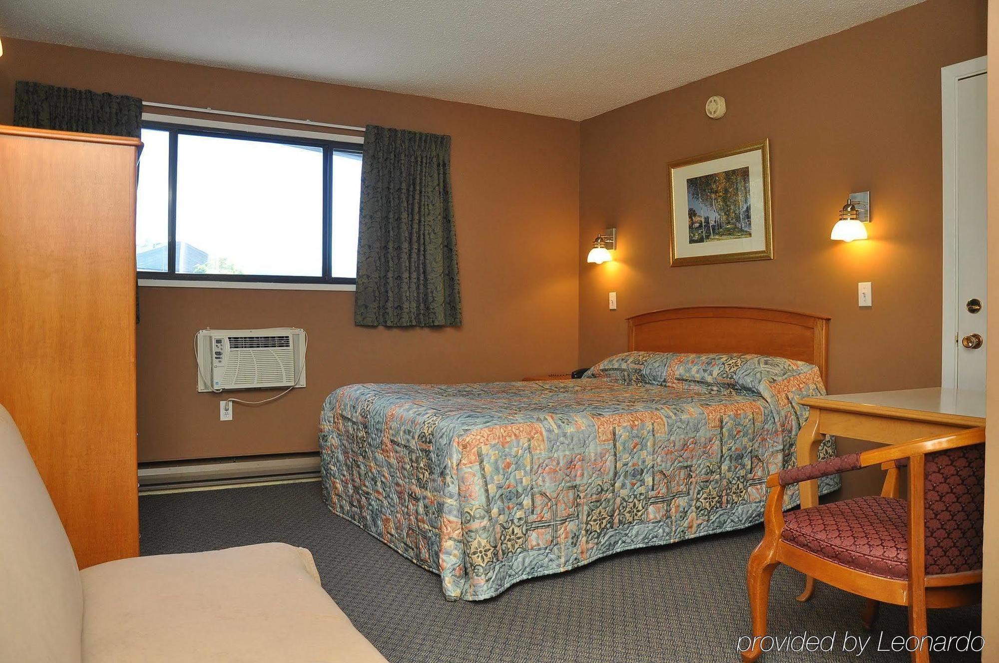 Canadas Best Value Inn Kelowna Camera foto